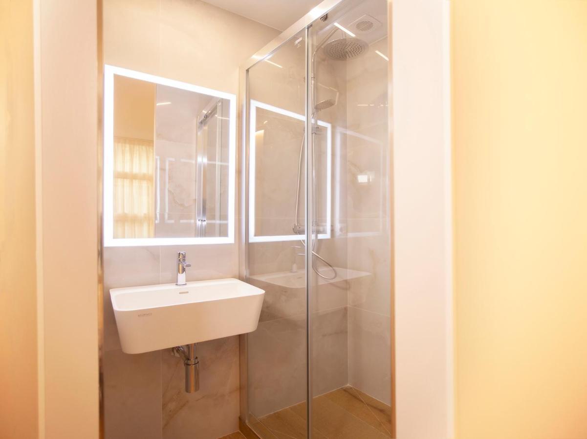 Apartamentos Reina Victoria Santander Buitenkant foto